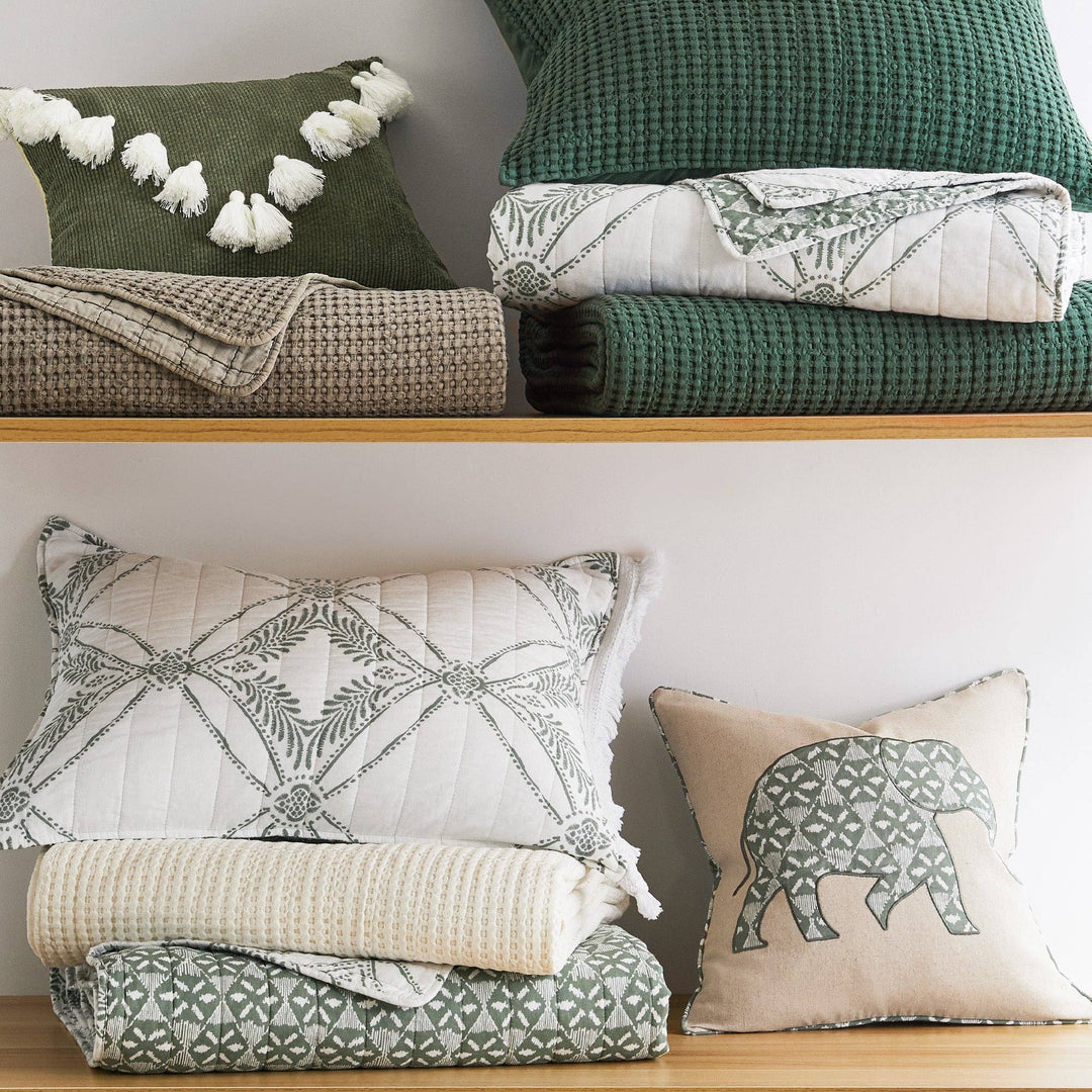 Kemala Quilt Set